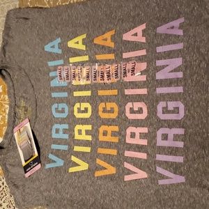 Womens long sleeve tshirt. Size small.